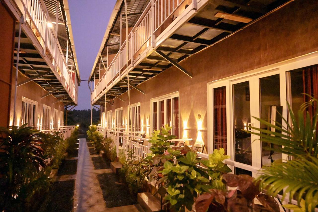 ホテル Vedana Retreat アランボル エクステリア 写真